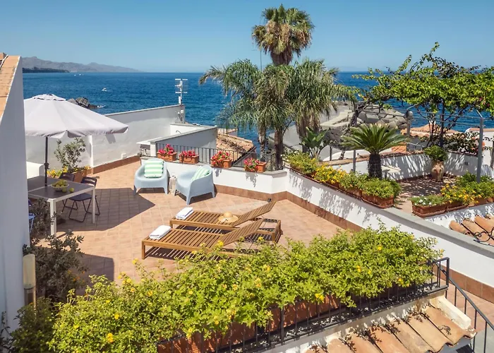 Blue54 - Pozzillo sul mare fra l\'Etna e Taormina